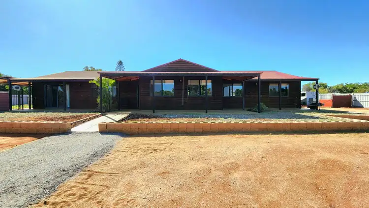 1006 North West Coastal Highway, Carnarvon WA 6701