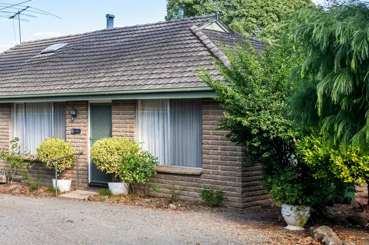 1/2 Henty Court, Croydon VIC 3136