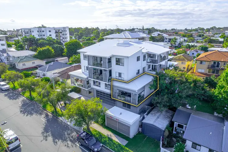 4/2 Manley Street, Redcliffe QLD 4020