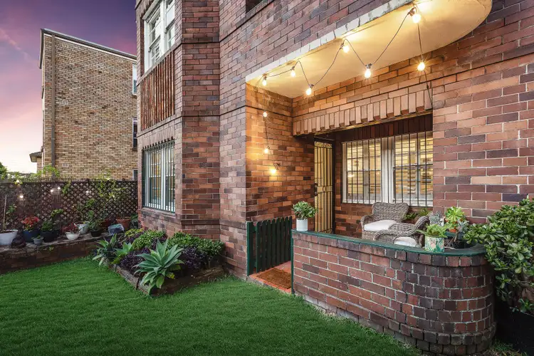 Main view of Homely apartment listing, 2/33 Byron Street, Coogee NSW 2034