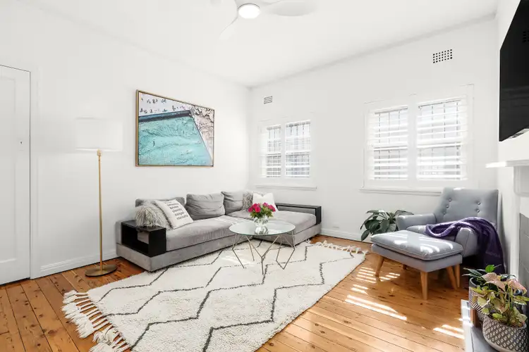 Third view of Homely apartment listing, 2/33 Byron Street, Coogee NSW 2034