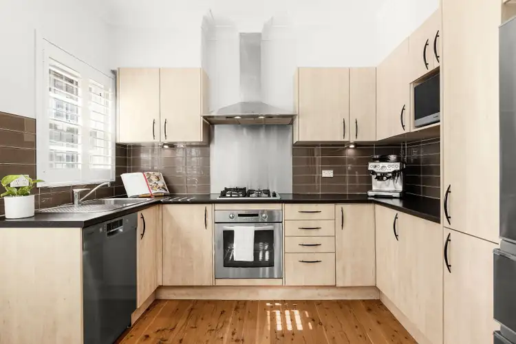 Fourth view of Homely apartment listing, 2/33 Byron Street, Coogee NSW 2034