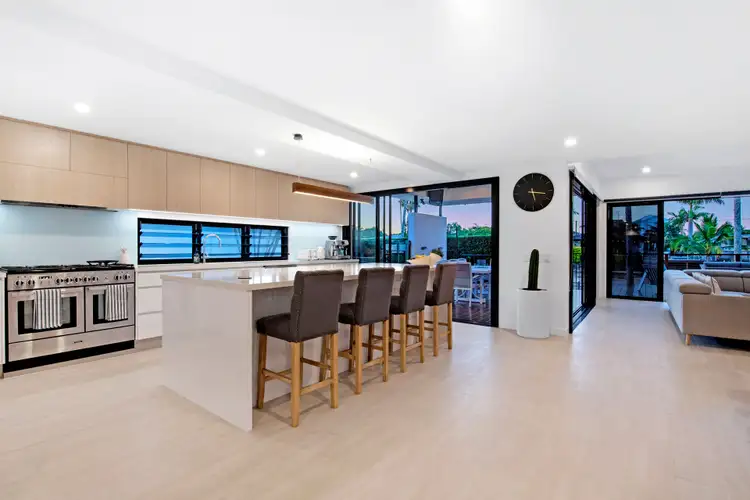 7 San Michele Court, Broadbeach Waters QLD 4218
