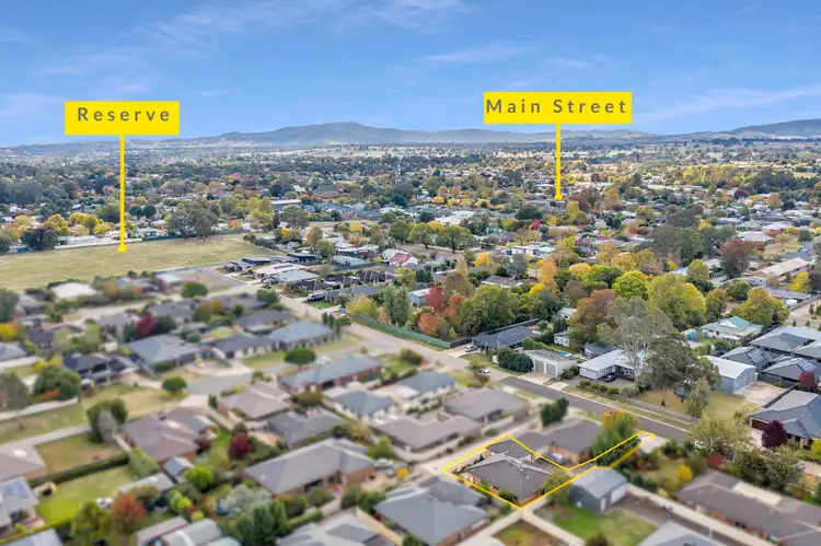Main view of Homely house listing, 2/3 Bellview Court, Mansfield VIC 3722