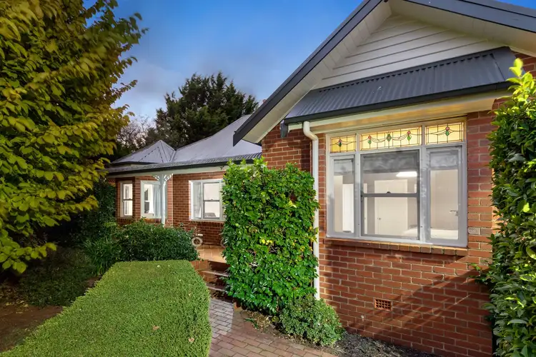 4 Lucern Close, Romsey VIC 3434