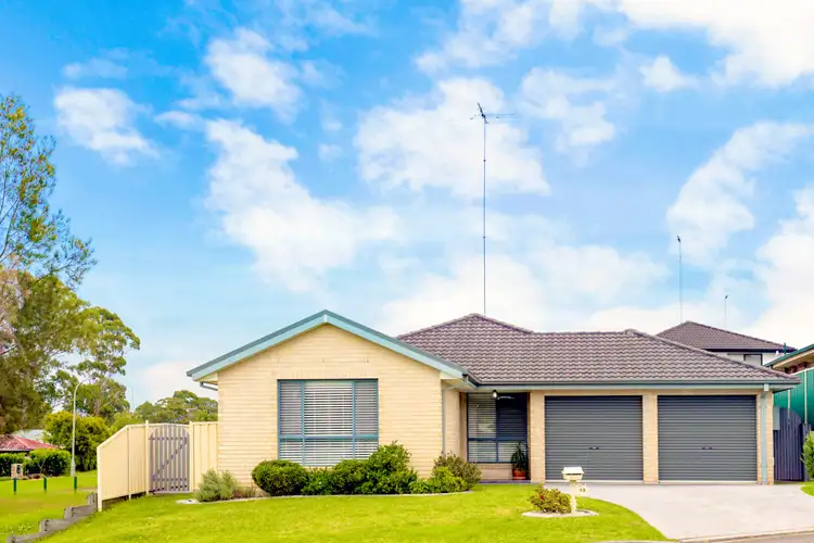 15 Middleton Avenue, Cranebrook NSW 2749