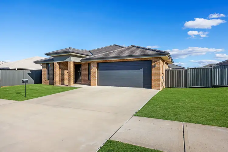 Second view of Homely house listing, 4 Kingham Street, Tamworth NSW 2340