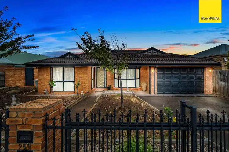 259 Centenary Avenue, Melton West VIC 3337