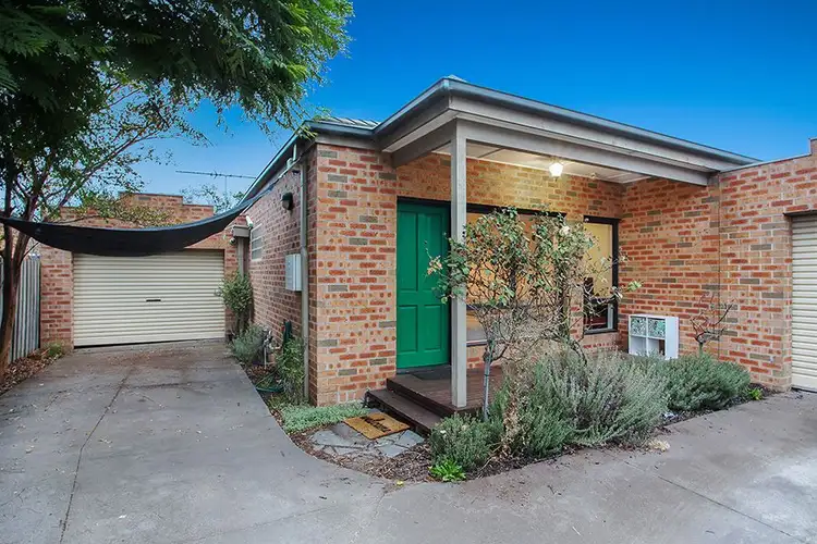 Main view of Homely unit listing, 2/39 Stenhouse Avenue, Brooklyn VIC 3012