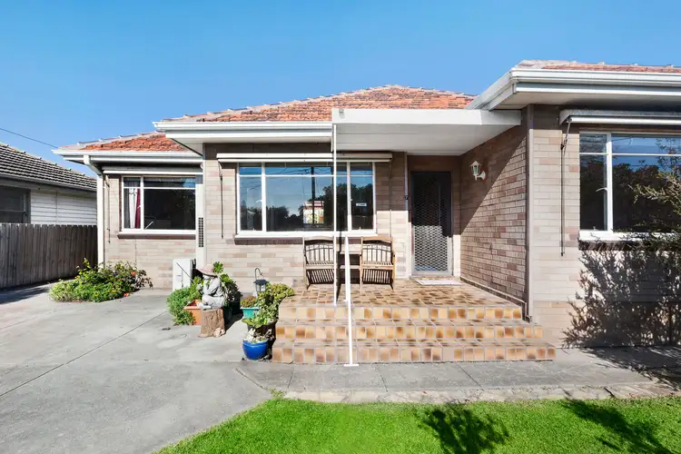 7 Stenhouse Avenue, Brooklyn VIC 3012