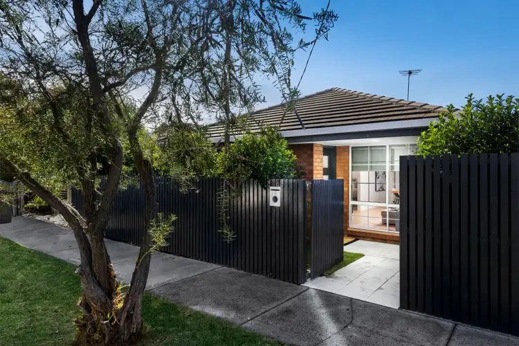2/23 Lark Street, Altona VIC 3018