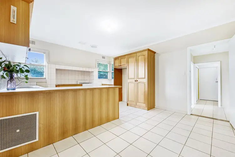 Fifth view of Homely unit listing, 1/4 Glenmore Grove, Mount Waverley VIC 3149