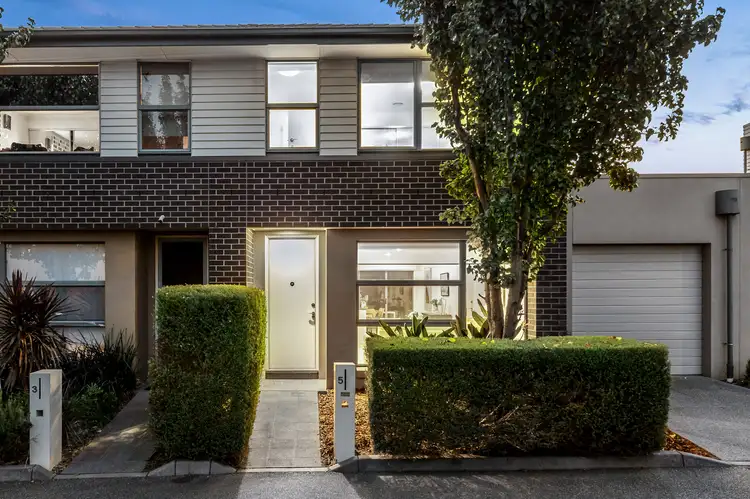 5 Peterleigh Place, Mulgrave VIC 3170