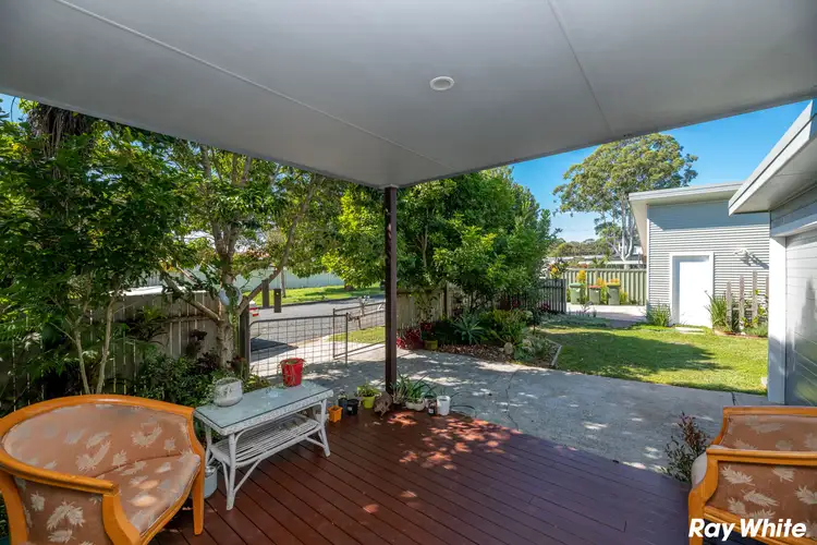 2 Douglas Avenue, Forster NSW 2428