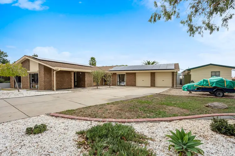 21-23 Topaz Crescent