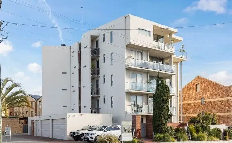 Second view of Homely apartment listing, 6/3 Rockingham Road, Hamilton Hill WA 6163