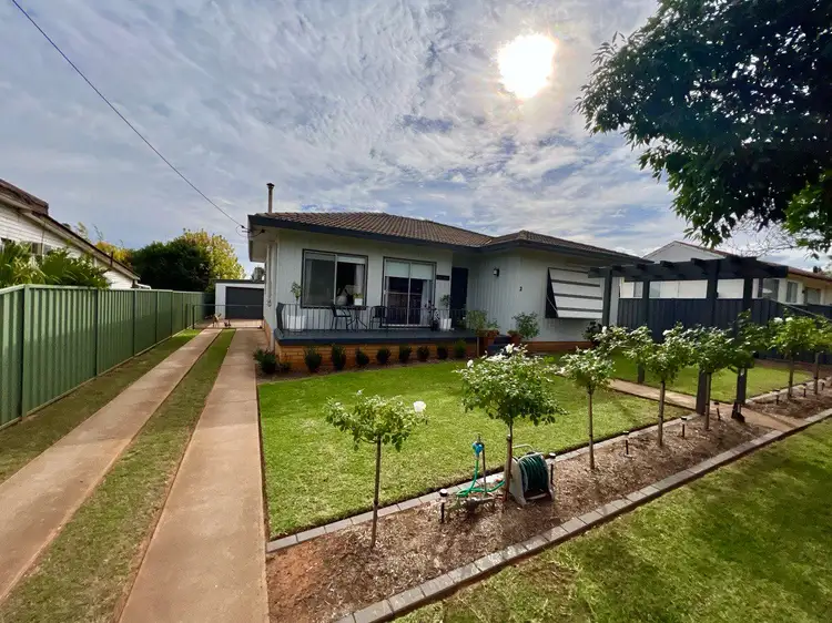 2 Wattle Street, Parkes NSW 2870