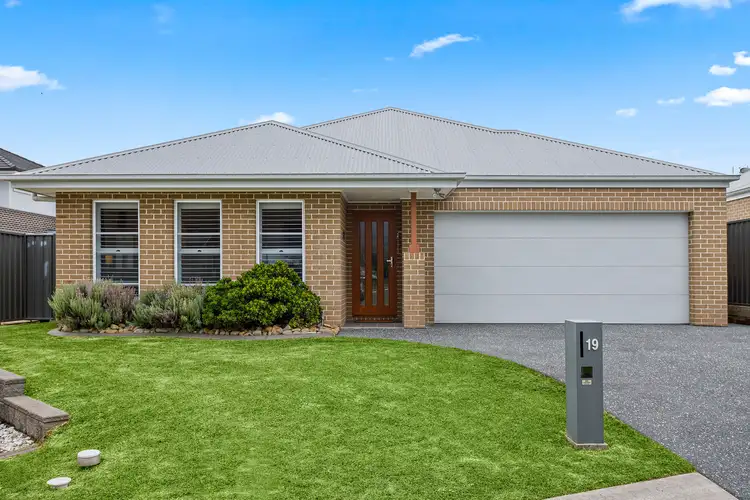 19 Alkira Circuit, Horsley NSW 2530
