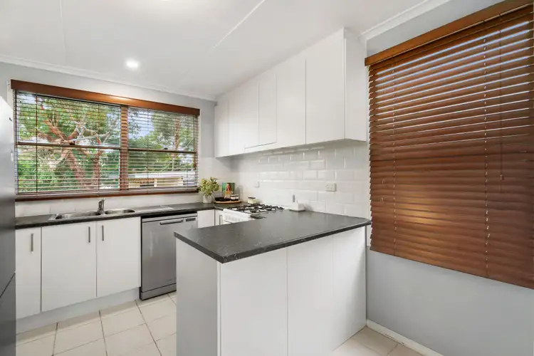 Fifth view of Homely house listing, 2 Hoop Court, Frankston North VIC 3200