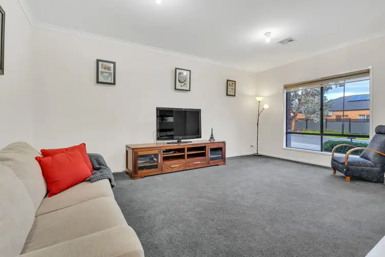 Fifth view of Homely house listing, 11 Ardsley Circuit, Craigieburn VIC 3064