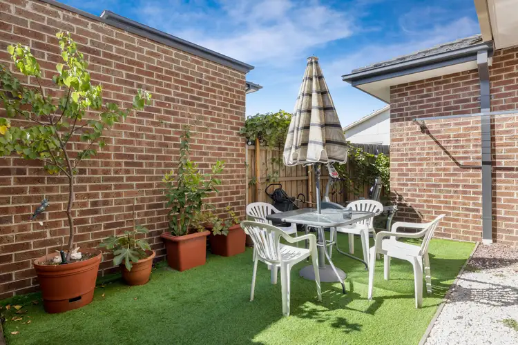 1/40 Pyalong Crescent, Dallas VIC 3047