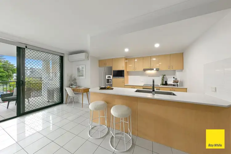 Third view of Homely apartment listing, 6/8 Catherine Street, Woolloongabba QLD 4102