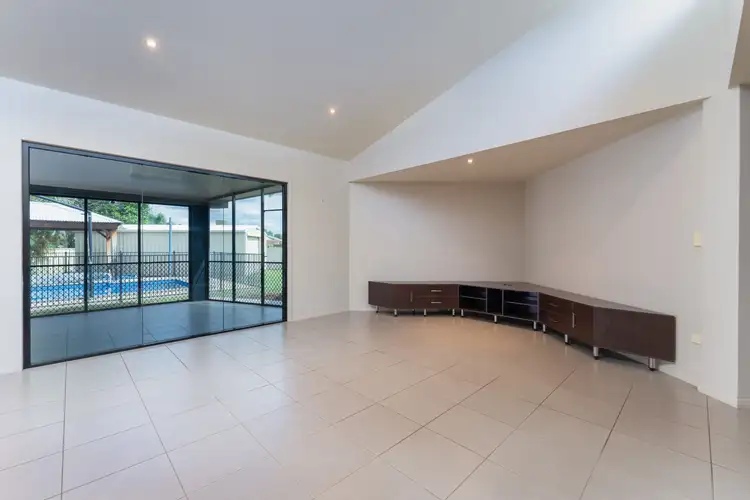 Sixth view of Homely house listing, 3 Coombs Court, Emerald QLD 4720