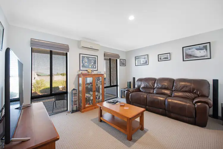 Sixth view of Homely house listing, 4 Pirrotina Link, Waggrakine WA 6530