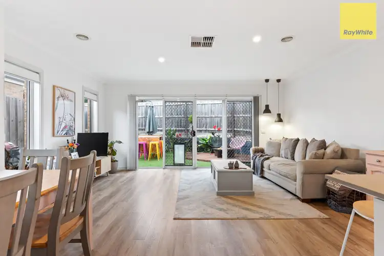 4/13 Silverdale Drive, Darley VIC 3340