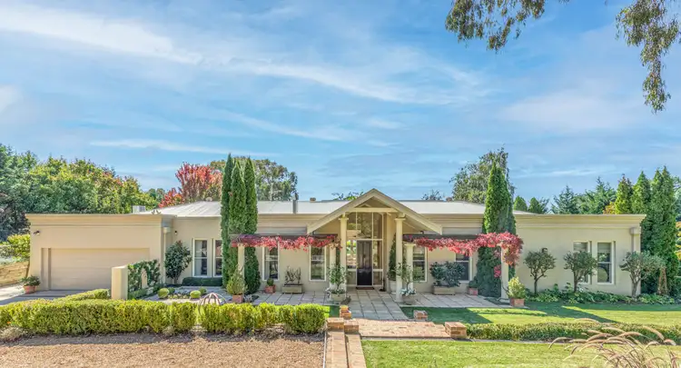 2A Delaware Crescent