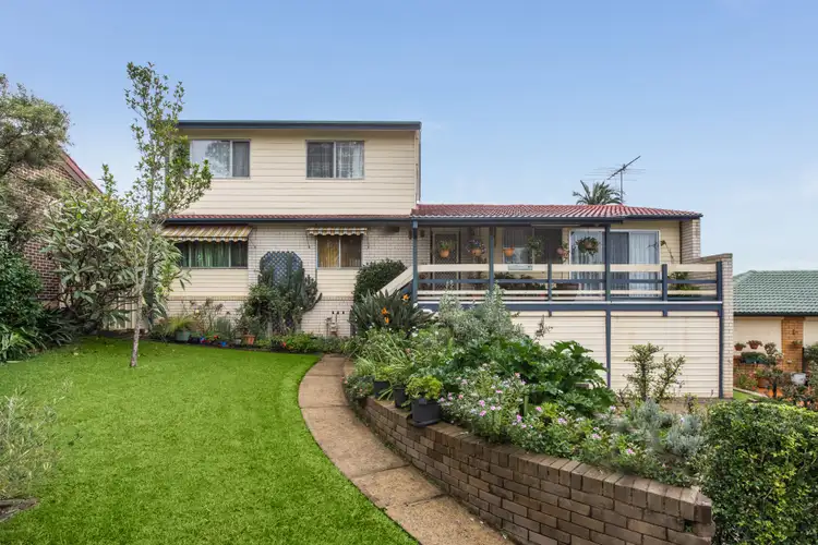 9 Wandarra Crescent, Bradbury NSW 2560