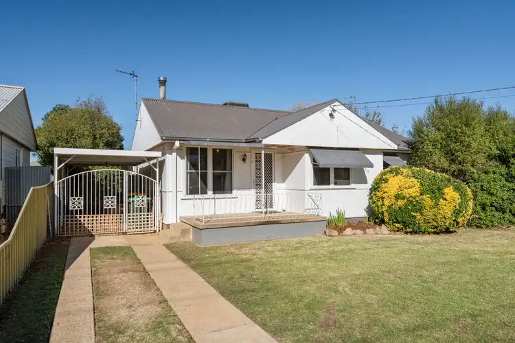50 Jack Avenue, Mount Austin NSW 2650