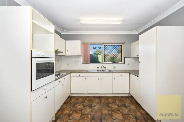 Fourth view of Homely house listing, 34 Lindy Way, Camillo WA 6111