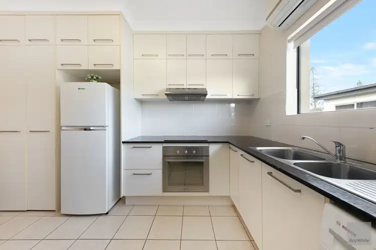 Fourth view of Homely unit listing, 2/168 Scenic Highway, Lammermoor QLD 4703