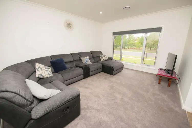 Sixth view of Homely house listing, 15 Maddern Court, Swan Hill VIC 3585