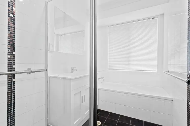 Fifth view of Homely house listing, 1/3 Jindabyne Road, Flinders NSW 2529