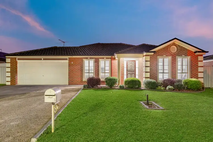 3 Naracoorte Drive, Caroline Springs VIC 3023