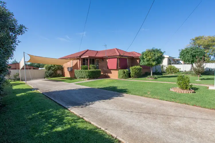 16 Hartley Street, Cowra NSW 2794