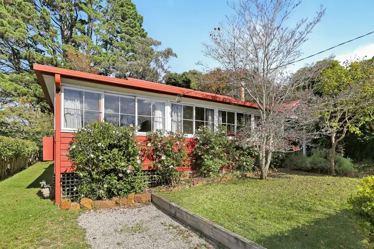 1 Irvine Avenue, Blackheath NSW 2785
