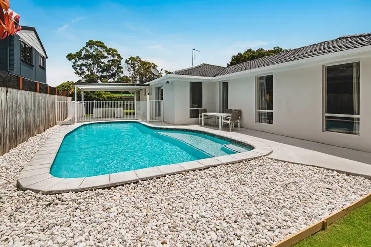 7 Tekapo Street, Broadbeach Waters QLD 4218