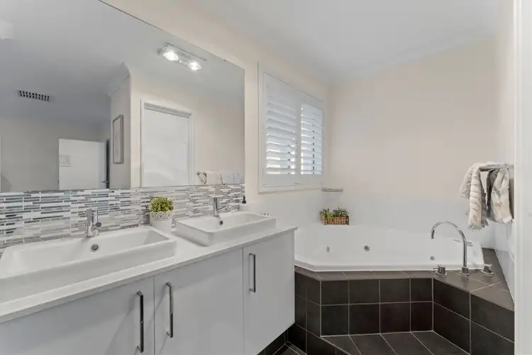 Sixth view of Homely house listing, 5 Lanagan Drive, Baldivis WA 6171