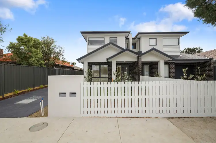 2/5 Angus Avenue, Altona North VIC 3025