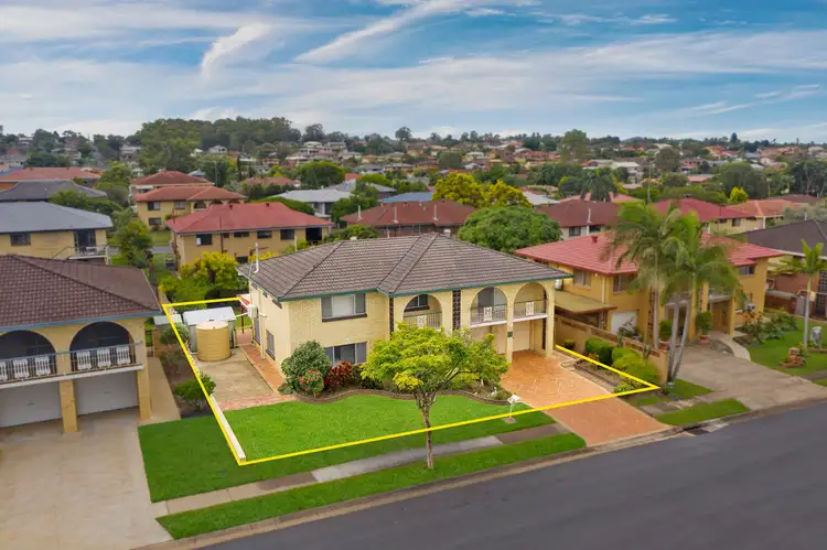 16 Tapscott Street, Wishart QLD 4122