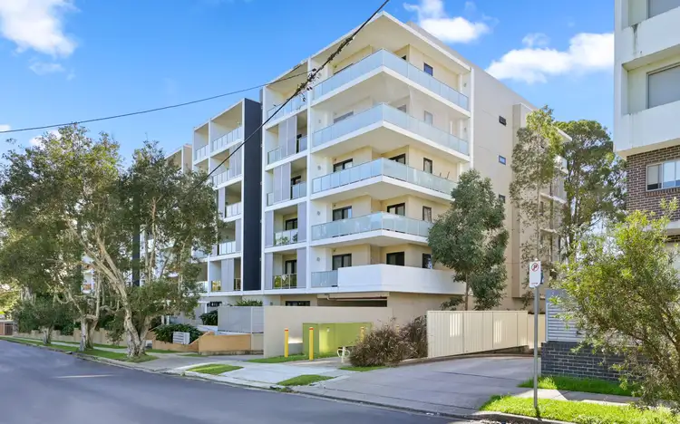 73/2-10 Tyler Street, Campbelltown NSW 2560