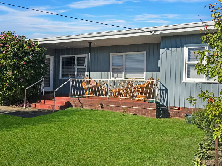11 Minor Road, Orana WA 6330