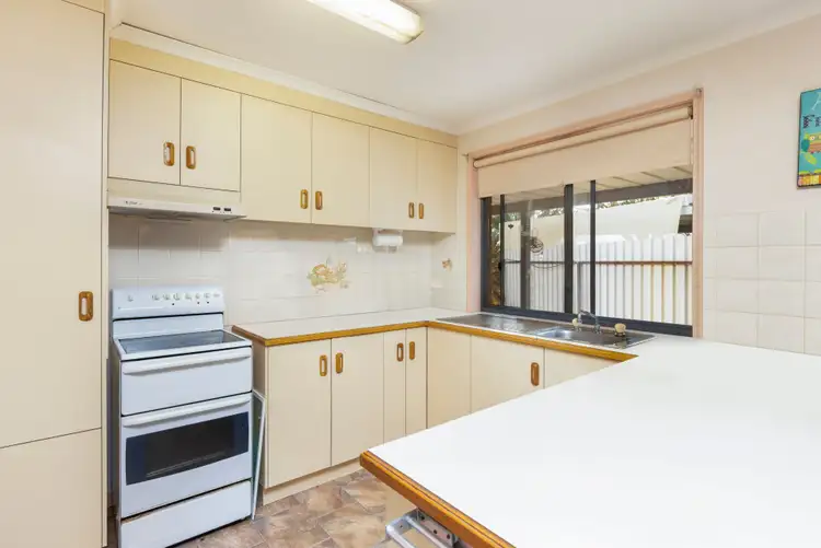 Sixth view of Homely house listing, 2/13 Belleview Drive, Irymple VIC 3498