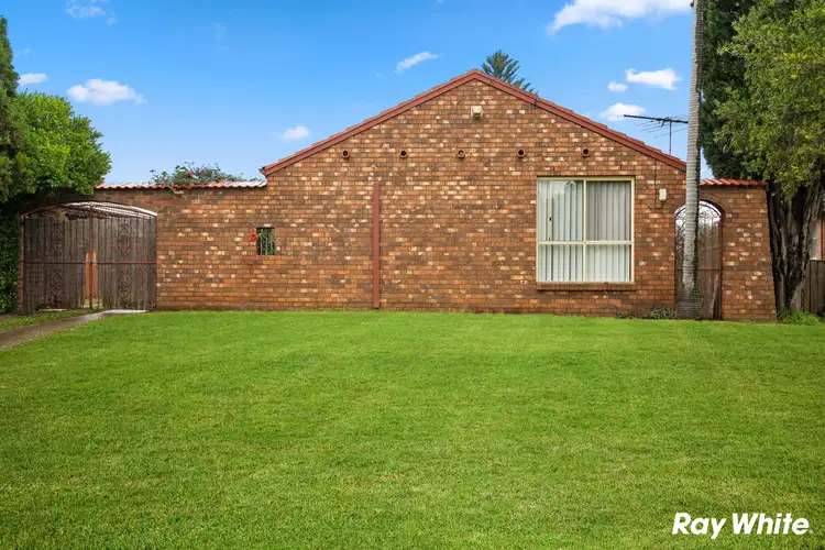 16 Bombala Crescent, Quakers Hill NSW 2763