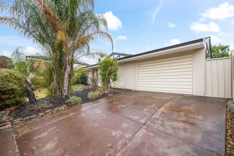 5 Peak View, Ballajura WA 6066
