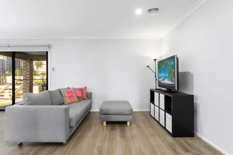 Fifth view of Homely house listing, 10 Allsop Avenue, Mernda VIC 3754