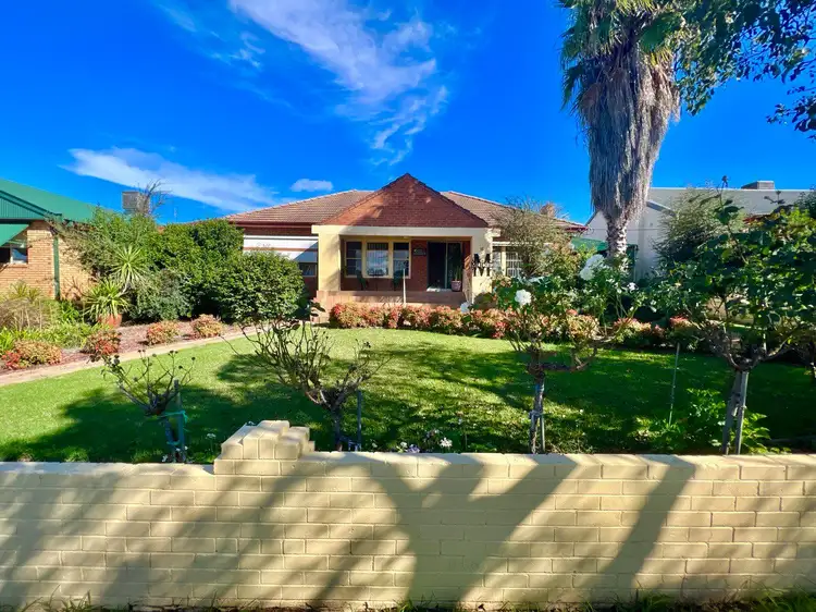 16 Hume Street, Parkes NSW 2870